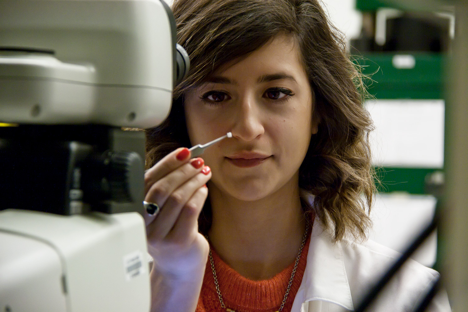 Hannah Shamloo investigating a misiscule sample in the EPIC laboratory at ASU.